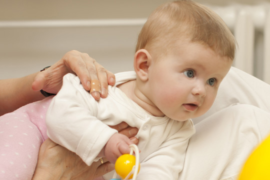 Kinderfysiotherapie voor baby's en peuters
